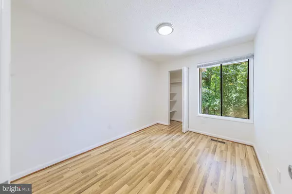 Reston, VA 20191,2232 SOUTHGATE SQ