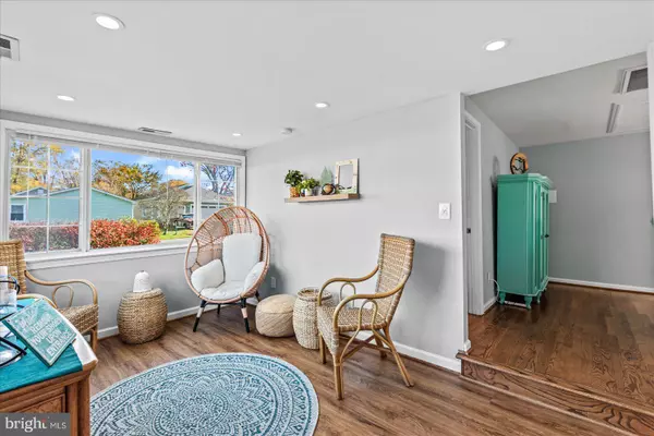 Colonial Beach, VA 22443,300 WEEMS