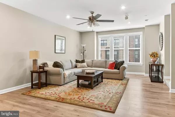 Fairfax, VA 22033,3795 RAINIER DR