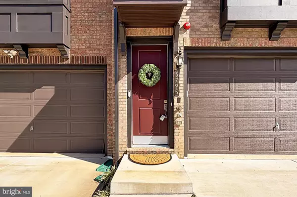 Fairfax, VA 22033,3795 RAINIER DR