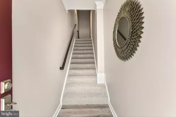 Fairfax, VA 22033,3795 RAINIER DR