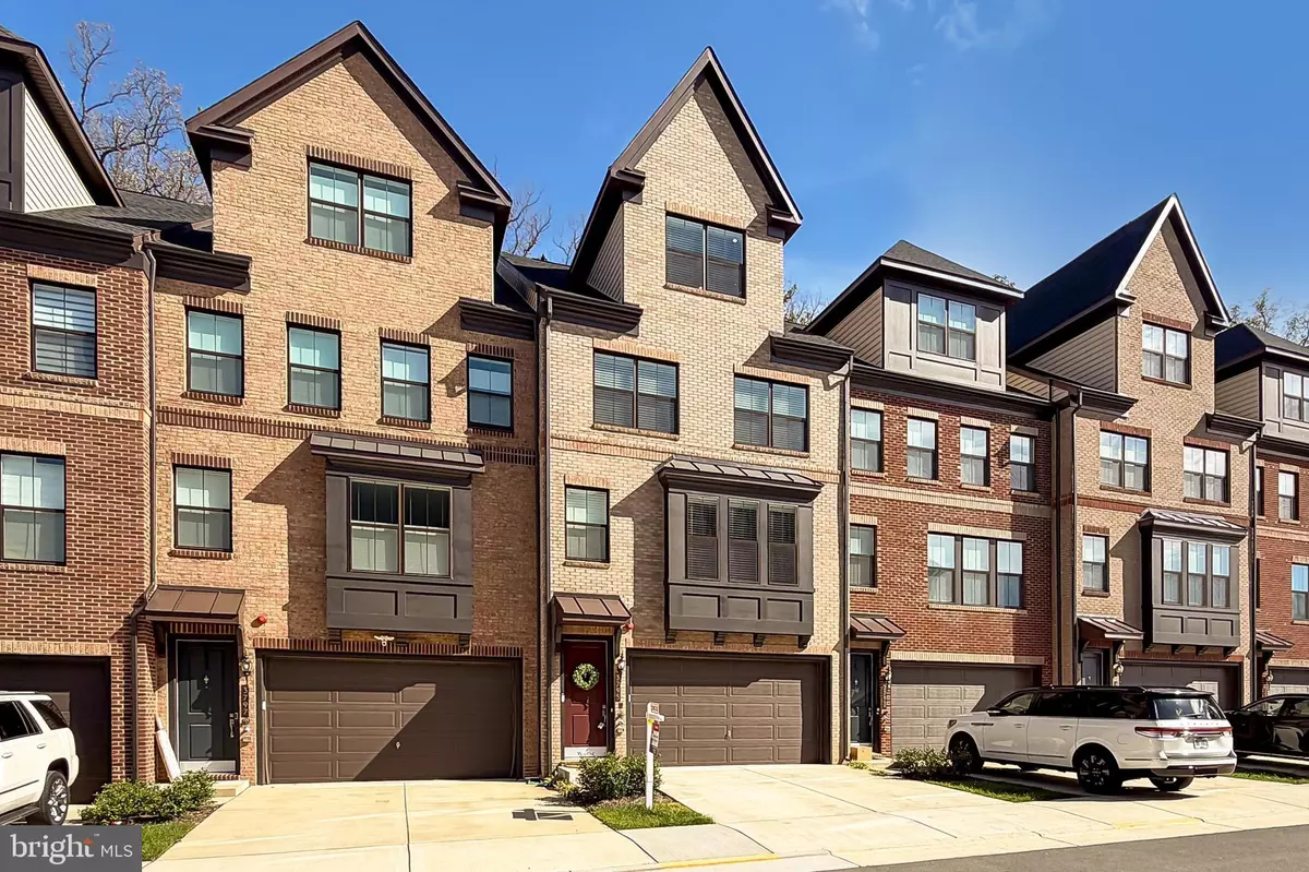 Fairfax, VA 22033,3795 RAINIER DR