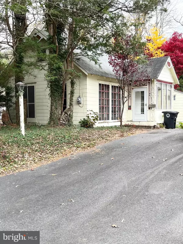 Lindenwold, NJ 08021,919 PINELAWN AVE