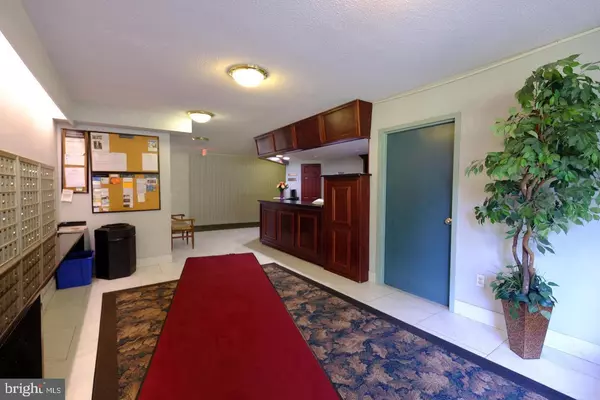 Alexandria, VA 22303,2059 HUNTINGTON AVE #802