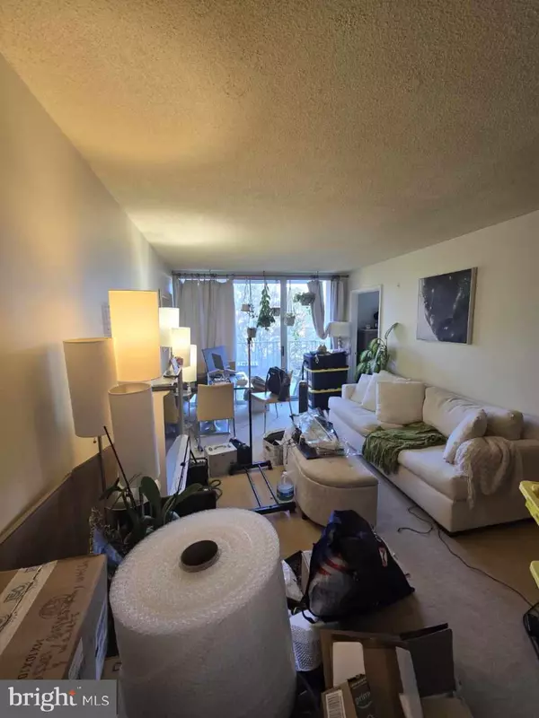 Alexandria, VA 22303,2059 HUNTINGTON AVE #802