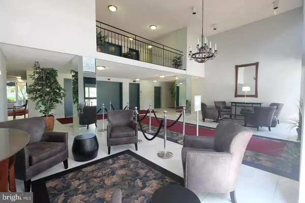 Alexandria, VA 22303,2059 HUNTINGTON AVE #802