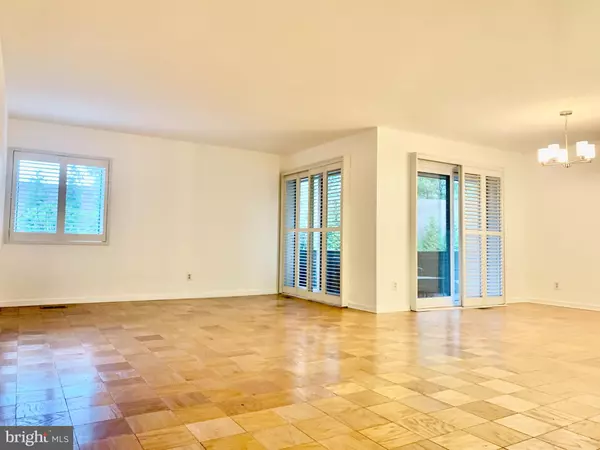 Baltimore, MD 21208,12 STONEHENGE CIRCLE #1