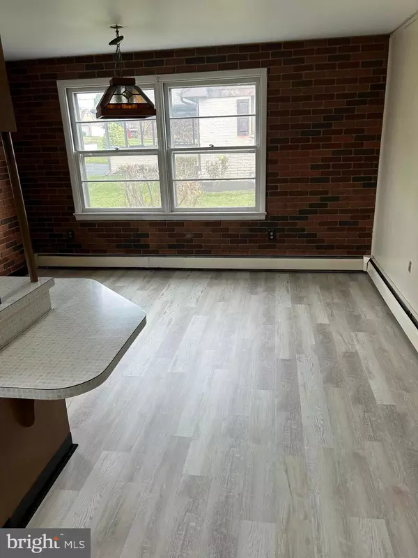 Hershey, PA 17033,571 BEECH AVE