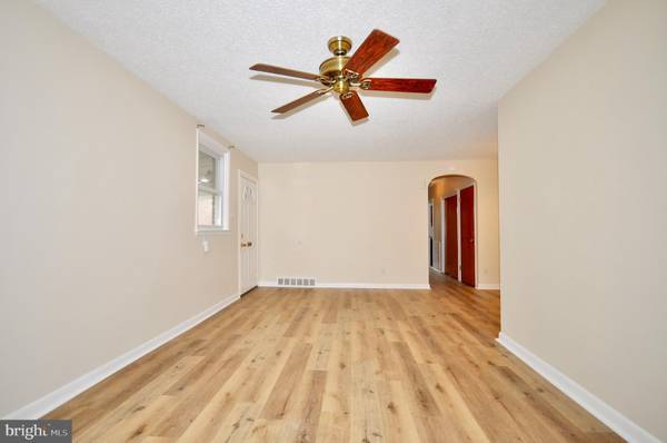 Philadelphia, PA 19152,2216 EMERSON ST