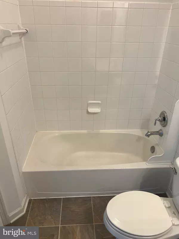 Baltimore, MD 21229,5301 WYNDHOLME CIR #304