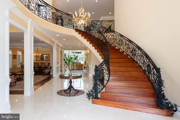 Bethesda, MD 20814,5812 LONE OAK DR