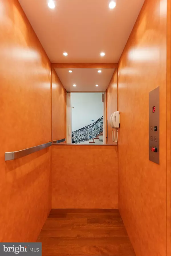 Bethesda, MD 20814,5812 LONE OAK DR