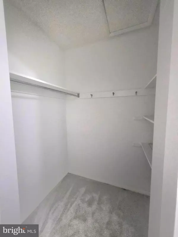 Philadelphia, PA 19115,9771 HILSPACH ST #B