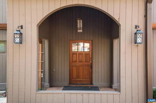 Charlottesville, VA 22903,247 BLUE ROCK RDG