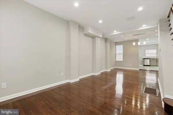 Philadelphia, PA 19120,5904 N 7TH ST