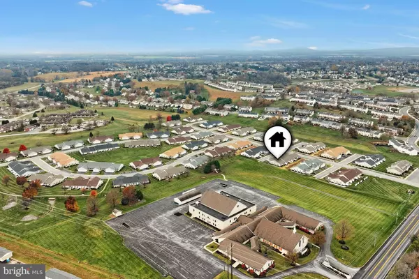 York, PA 17404,1043 VILLAGE WAY #1043