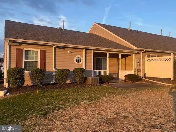 York, PA 17404,1043 VILLAGE WAY #1043