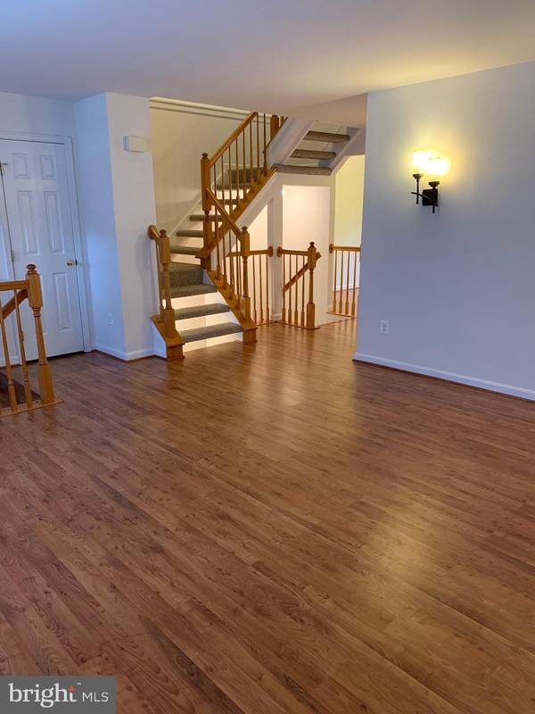 Ashburn, VA 20147,43506 POSTRAIL SQ