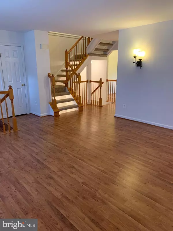 Ashburn, VA 20147,43506 POSTRAIL SQ