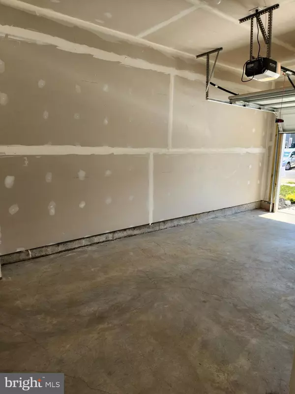 Luray, VA 22835,115 RAE CT