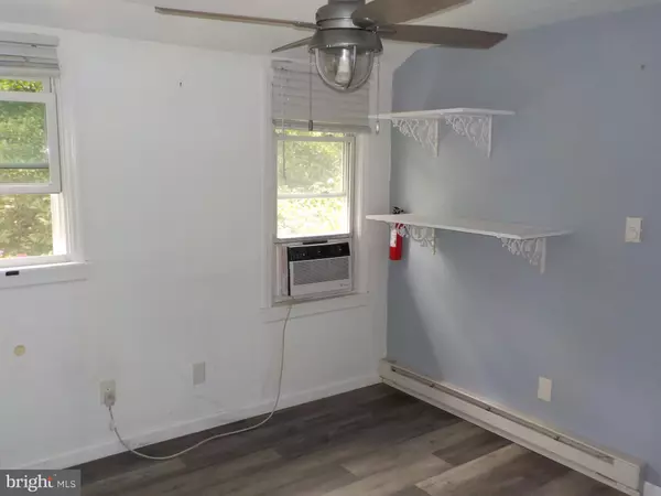 Salem, NJ 08079,16 OAK ST #R