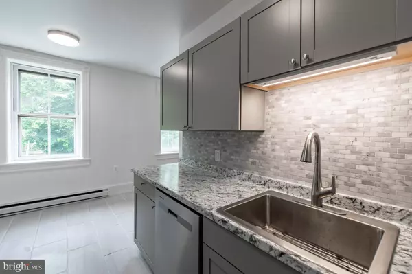 Easton, PA 18042,142 S 6TH ST #4