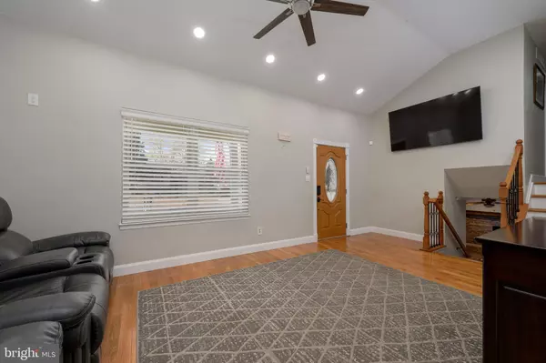 Sicklerville, NJ 08081,28 MARY ELLEN LN