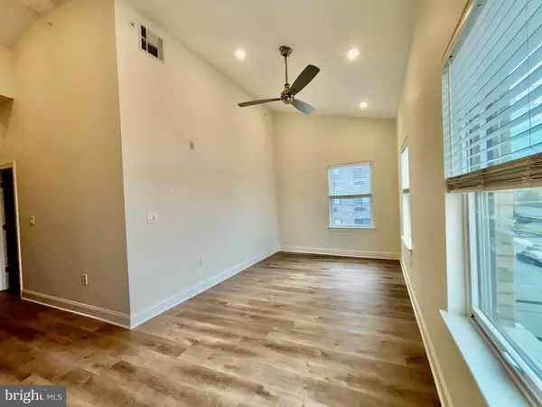 Philadelphia, PA 19128,6601 RIDGE AVE #D