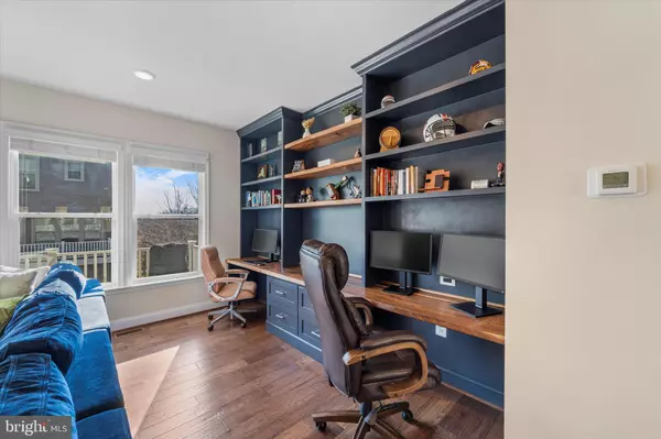 Dumfries, VA 22026,2033 ALDER LN