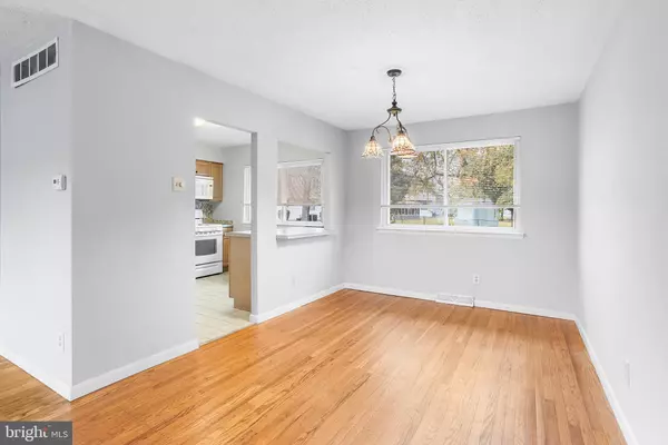 Beverly, NJ 08010,206 COLONIAL RD