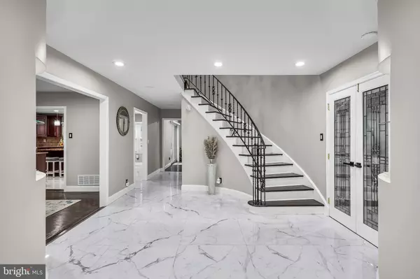 Cherry Hill, NJ 08034,68 CROOKED LN