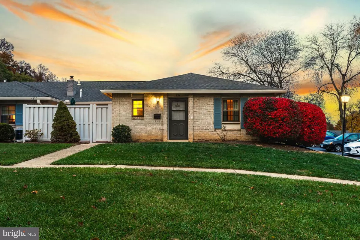 Lancaster, PA 17601,354 VALLEYBROOK DR