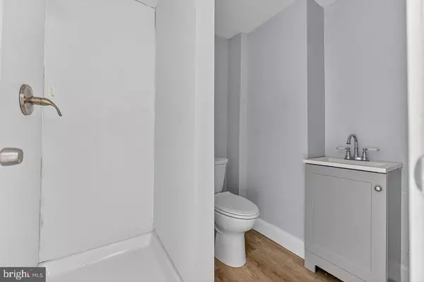 Trenton, NJ 08608,11 N WILLOW ST #3