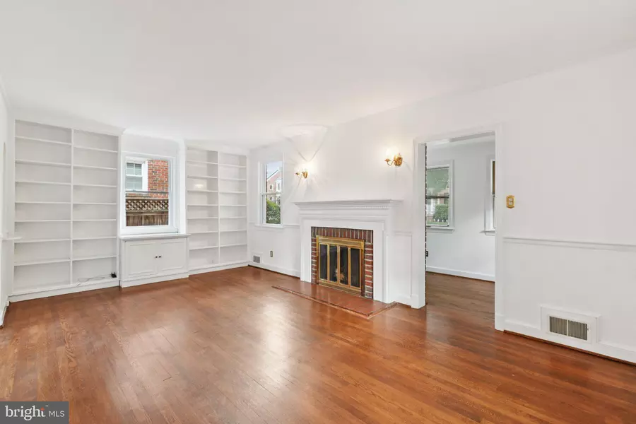 5008 44TH ST NW, Washington, DC 20016