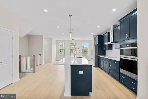 Ashburn, VA 20147,19716 MYSTIC MAROON TER