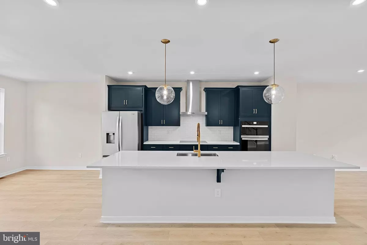 Ashburn, VA 20147,19716 MYSTIC MAROON TER