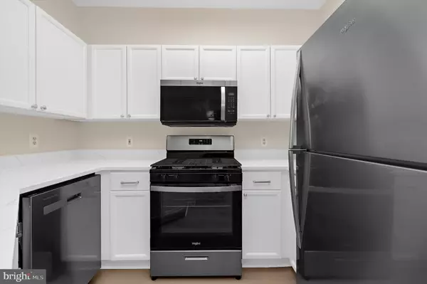 Annapolis, MD 21401,2004 PEGGY STEWART WAY #204