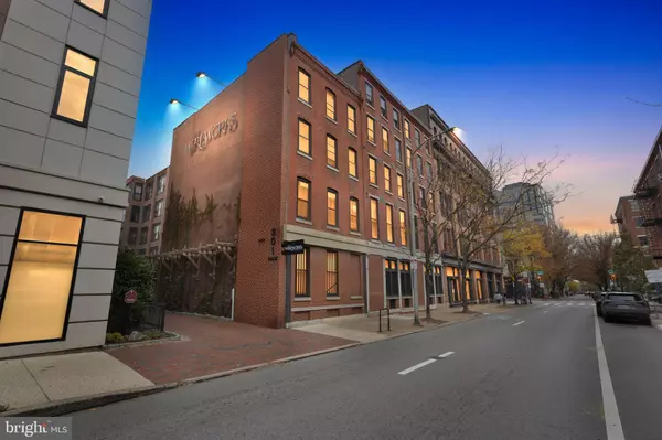 Philadelphia, PA 19106,301 RACE ST #C010