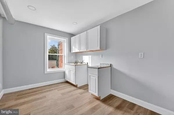 Trenton, NJ 08608,11 N WILLOW ST #2