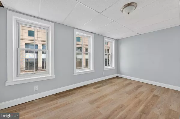 Trenton, NJ 08608,11 N WILLOW ST #2