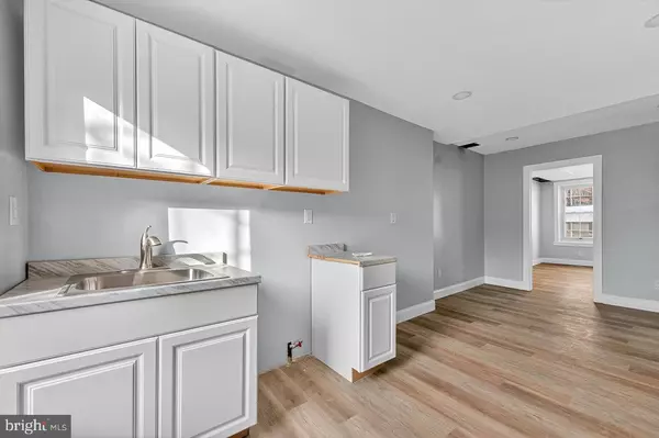 Trenton, NJ 08608,11 N WILLOW ST #2