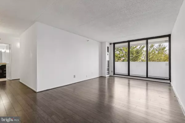 Alexandria, VA 22304,5911 EDSALL RD #801