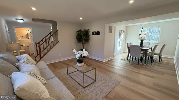 Springfield, VA 22153,8375 MAGIC LEAF RD