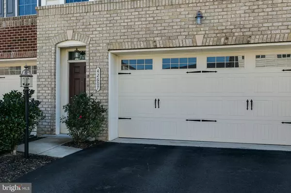 Chantilly, VA 20152,42607 OFFENHAM TER