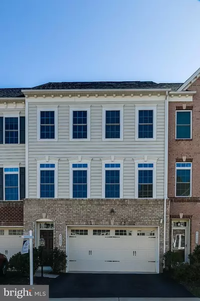 42607 OFFENHAM TER, Chantilly, VA 20152