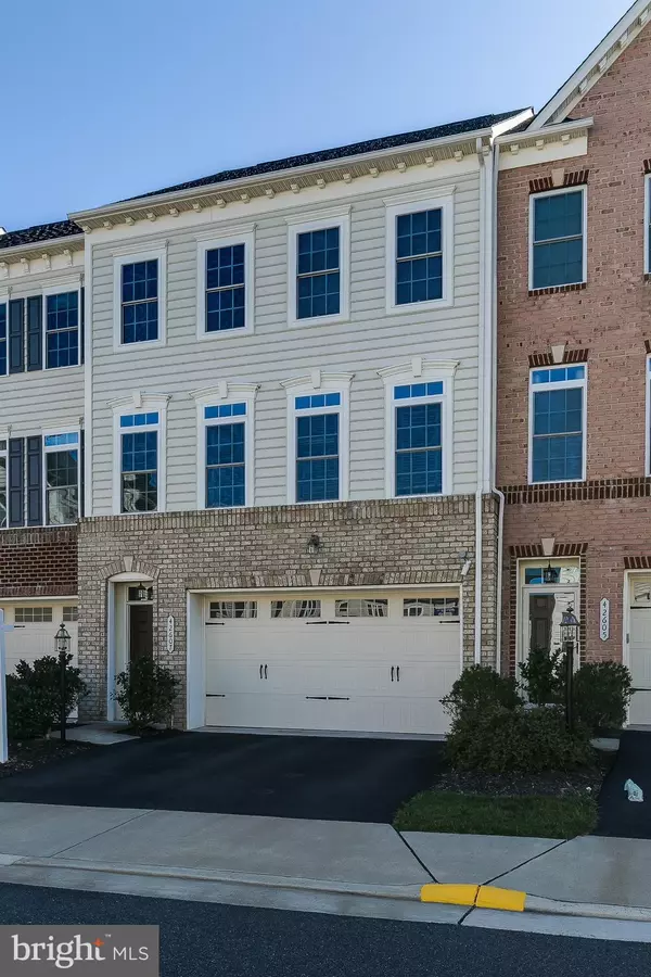 Chantilly, VA 20152,42607 OFFENHAM TER