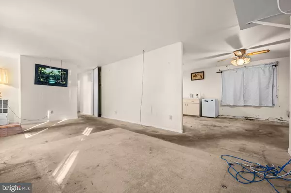 Herndon, VA 20170,418 PATRICK LN