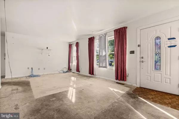 Herndon, VA 20170,418 PATRICK LN