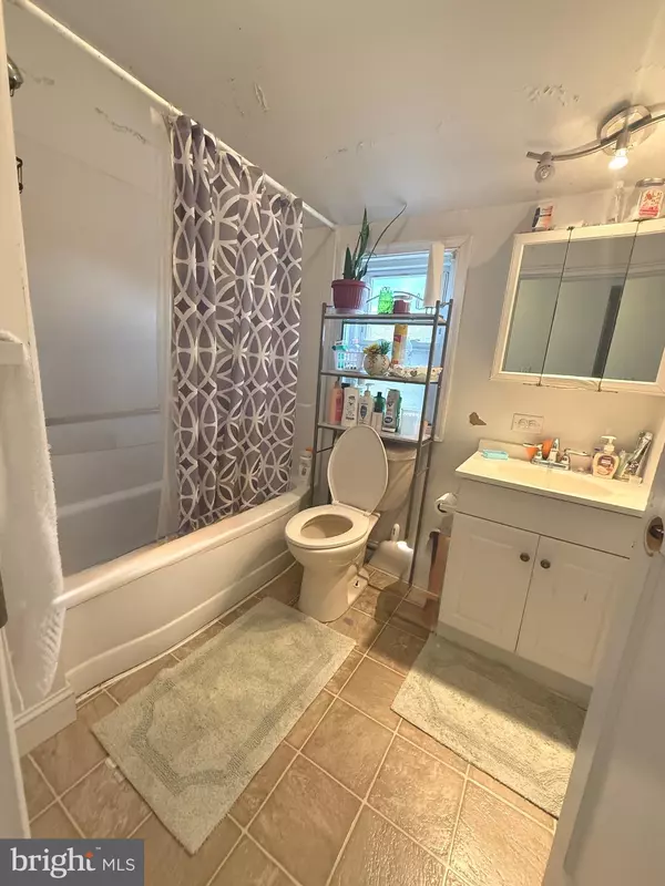 Lexington Park, MD 20653,21660 N ESSEX DR