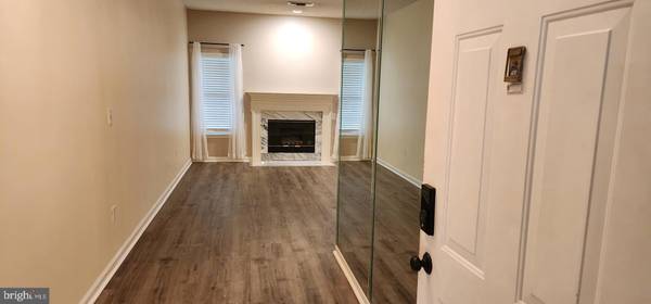 Centreville, VA 20121,14303 GRAPE HOLLY GRV #15